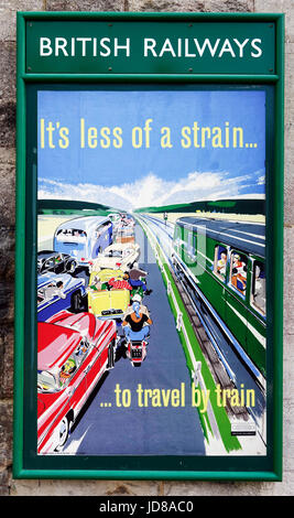 Alte 50er Jahre Stil British Railways poster Förderung Reisen mit der Bahn auf der Swanage Steam Railway Stockfoto