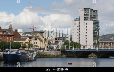 Die Innenstadt von Belfast - Gebäude am Laganside auf dem Fluss Lagan, Belfast, Nordirland. Stockfoto