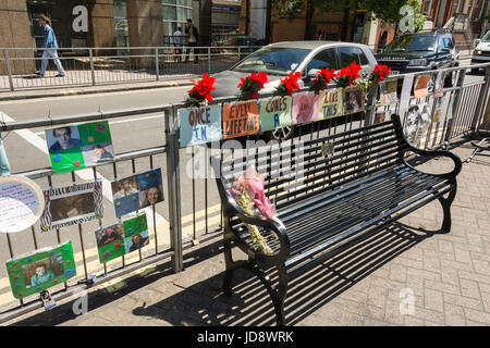 Rik Mayall Memorial 'Bottom' Bank in Hammersmith, London, UK Stockfoto