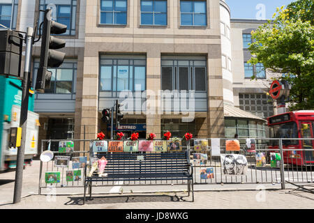 Rik Mayall Memorial 'Bottom' Bank in Hammersmith, London, UK Stockfoto