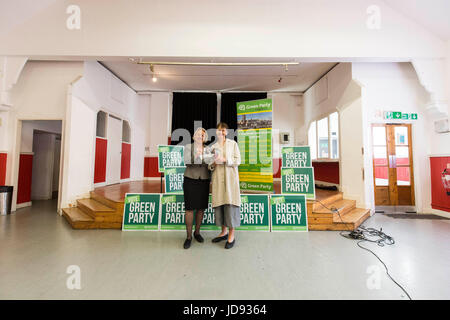 06.02.2017 SHEFFIELD, VEREINIGTES KÖNIGREICH.   Die grüne Partei im Broomhall Centre in Sheffield. Natalie Bennett und Caroline Lucas sprach Stockfoto