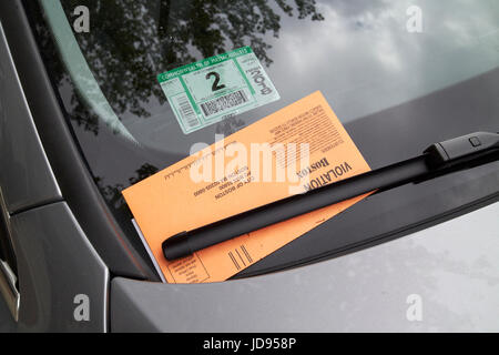 Stadt von Boston Parkplatz Verletzung Bekanntmachung unter Scheibenwischer Boston USA Stockfoto