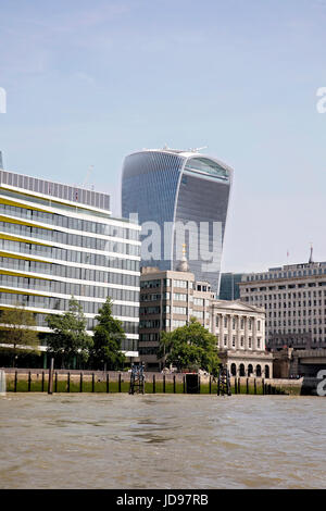 Blick auf die 20 Fenchurch Street aus der Themse Stockfoto