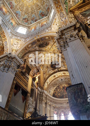 BERGAMO, Italien - 28. April 2017: Innenraum des Duomo di Bergamo in Italien. Diese Kathedrale Saint Alexander von Bergamo, Schutzpatron der gewidmet ist die Stockfoto