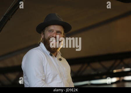 Worms, Deutschland. 18. Juni 2017. Britische Sängerin Alex Clare führt live auf der Bühne auf die 2017 Festival der Jazz- und Joy in Worms. Bildnachweis: Michael Debets/Pacific Press/Alamy Live-Nachrichten Stockfoto