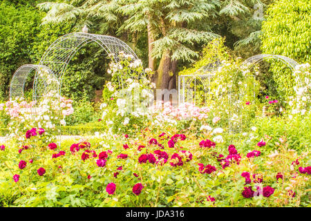 Gärten im Bhaktivedanta Manor (Landhaus von George Harrison, ISKON gespendet), in der Nähe von Watford, Hertfordshire, Endland. . Stockfoto