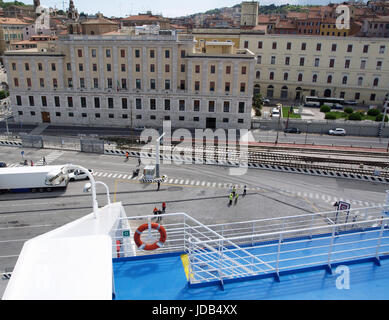 Blick auf Ancona Hafen aus an Bord Minoan Lines Fähren Cruise Olympia Stockfoto