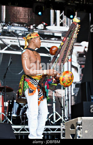 HAJAmadagascar & The Groovy People (Madagaskar) führen Sie auf der Bühne auf dem Africa Oye-Musik-Festival in Sefton Park Liverpool Stockfoto