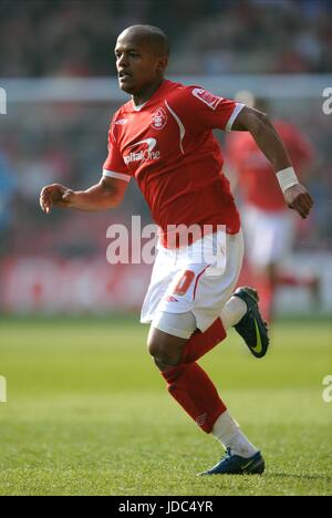 ROBERT EARNSHAW NOTTINGHAM FOREST FC der Stadt Boden NOTTINGHAM ENGLAND 21. März 2009 Stockfoto