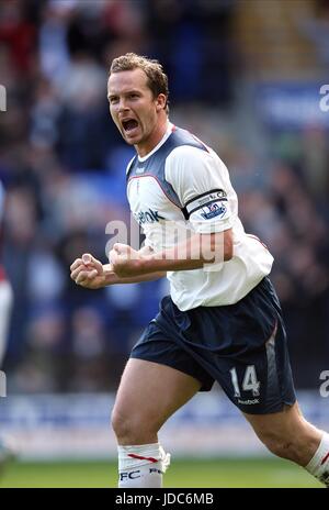 KEVIN DAVIES feiert BOLTON WANDERERS V ASTON VILLA REEBOK STADIUM BOLTON ENGLAND 25. April 2009 Stockfoto