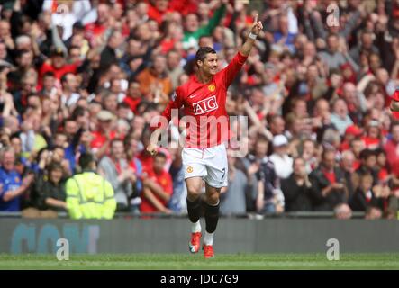 CRISTIANO RONALDO feiert MANCHESTER UNITED V MANCHESTER OLD TRAFFORD MANCHESTER ENGLAND 10. Mai 2009 Stockfoto