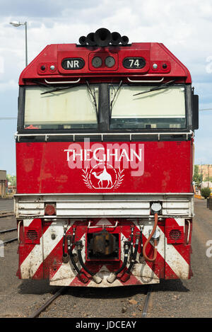 Der berühmte Ghan Zug am Bahnhof von Alice Springs. Zentral-Australien Stockfoto