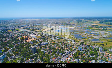 Luftbild auf Guerande Salzwiesen von La Baule in Loire Atlantique, Frankreich Stockfoto