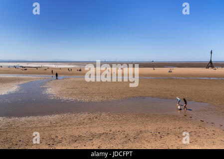 Sommertag am Strand von Crosby. Merseyside Stockfoto