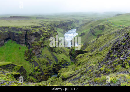 Fantastische Wasserfälle über Skogafoss, Island. Europa. Stockfoto