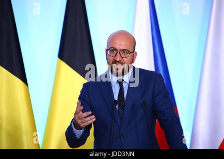 Warschau, Polen. 19. Juni 2017. Köpfe der Visegrad-Gruppe V4, Beata Szydlo, Vikto Orban, Robert Fico und Bohuslav Sobotka, Pressekonferenz abhalten, über gemeinsame europäische Politik mit den Benelux Premierminister Xavier Bettel (Luxemburg), Charles Michel (Belgien) und Mark Rutte (Niederlande) während ihres Staates Besuch in Warschau. Bildnachweis: Jakob Ratz/Pacific Press/Alamy Live-Nachrichten Stockfoto