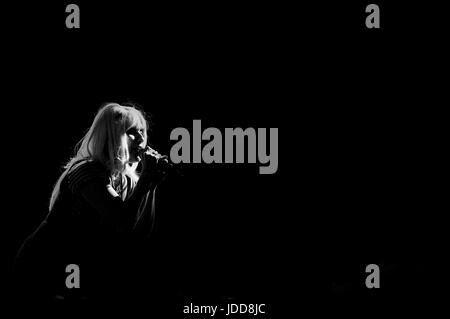 Debbie Harry führt mit Blondie Stockfoto