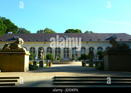 Warschau, Polen. 20. Juni 2017. Polen, Warschau, 20. Juni 2017: voller Sonnenschein bei steigenden Temperaturen füllt leere Lazienki-Park am Morgen. Bildnachweis: Madeleine Ratz/Alamy Live-Nachrichten Stockfoto