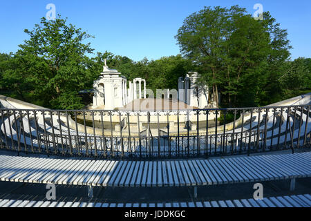 Warschau, Polen. 20. Juni 2017. Polen, Warschau, 20. Juni 2017: voller Sonnenschein bei steigenden Temperaturen füllt leere Lazienki-Park am Morgen. Bildnachweis: Madeleine Ratz/Alamy Live-Nachrichten Stockfoto