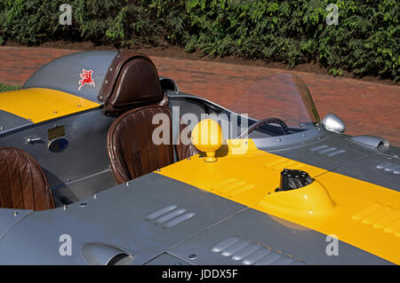 HERSHEY, PA-Juni 11, 2017: Cockpit des Jahres 1955 Kurtis Kraft 500 X Roadster, Zidar Special als es steht auf dem Display auf die Eleganz in Hershey Stockfoto