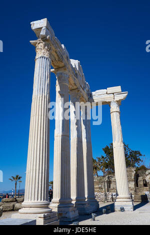 Blick auf die römischen Ruinen der Tempel des Apollo und Athena in Side. Lykien. Mittelmeerküste, Antalya.Turkey Stockfoto