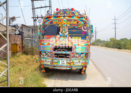 Erarbeitete Traditionellen Pakistanischen Bus, Lahore, Pakistan Stockfoto