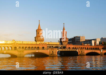 Oberbaumbrücke, Berlin, Deutschland - Oberbaumbruecke in Berlin, Deutschland Stockfoto