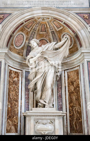 Statue von Veronica in St. Peter Basilika, Rom, Vatikan, Italien Stockfoto