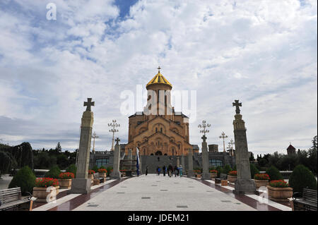 Tiflis, Georgien - SEPTEMBER 28: Undefined Menschen im Dom Platz von Tiflis am 28. September 2016. Tiflis ist eine Hauptstadt und größte Stadt von G Stockfoto