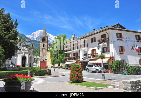 PRE SAINT DIDIER, Italien - 26 Juni: Blick auf die Straße im Stadtzentrum von Pre-Saint-Didier am 26. Juni 2015. Pre-Saint-Didier befindet Resort sich in Val d ' Aosta Stockfoto