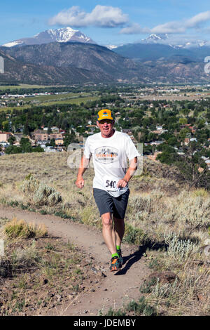 Männliche Läufer konkurrieren in der Fibark Festival-Trail-Lauf; Salida; Colorado; USA Stockfoto
