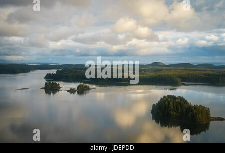 Schönes Licht am Clayoquot Sound in der Nähe von Tofino, Britisch-Kolumbien Stockfoto