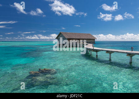 Holzhütte auf Stelzen in die Lagune, Gangehi Island, Gangehi Island Resort, Ari Atoll, Indischer Ozean, Malediven Stockfoto