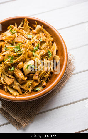 Kathal Ki Sukhi Sabzi oder Bhaji oder Jackfrucht Gemüse Rezept von Fanas Chi Bhaji oder Phanas Ki sabzi Stockfoto