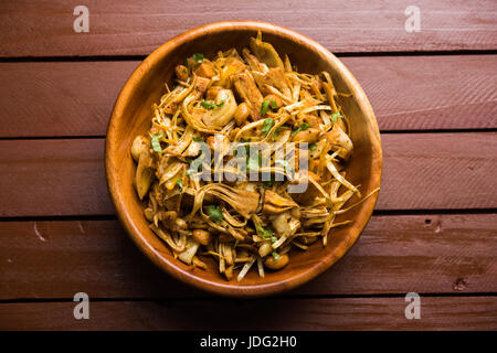 Kathal Ki Sukhi Sabzi oder Bhaji oder Jackfrucht Gemüse Rezept von Fanas Chi Bhaji oder Phanas Ki sabzi Stockfoto