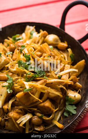 Kathal Ki Sukhi Sabzi oder Bhaji oder Jackfrucht Gemüse Rezept von Fanas Chi Bhaji oder Phanas Ki sabzi Stockfoto