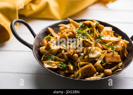 Kathal Ki Sukhi Sabzi oder Bhaji oder Jackfrucht Gemüse Rezept von Fanas Chi Bhaji oder Phanas Ki sabzi Stockfoto