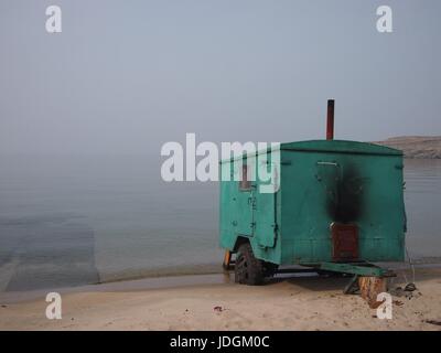 Eine traditionelle russische Sauna (Banja) am Rande des Baikalsees. Es ist üblich, in der Sauna sitzen und gehen dann hinaus in den Baikalsee, wieder einfrieren Stockfoto