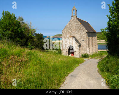 Kapelle Notre Dame du Verger, in der Nähe von Verger Strand, Costa Smeralda (Ille et Vilaine, Bretagne, Frankreich). Stockfoto