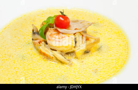 Garnelen Suppe pürieren von Pilzen und Gemüse Stockfoto