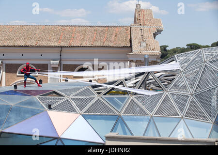 Rom, Italien. 20. Juni 2017. Fototermin des Films "Spider-Man Heimkehr" mit Regisseur Jon Watts und Schauspieler Tom Holland Credit: Matteo Nardone/Pacific Press/Alamy Live News Stockfoto