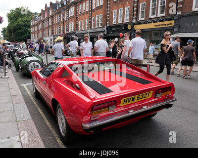 Str. Johns Holz Motor Pageant in Str. Johns Holz High Street London Vereinigtes Königreich 18.06.2017 Stockfoto