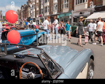 Str. Johns Holz Motor Pageant in Str. Johns Holz High Street London Vereinigtes Königreich 18.06.2017 Stockfoto