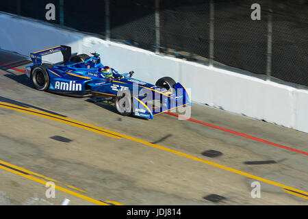 Formel-E Zero Emission Rennwagen in der Long Beach Formel E-Grand-Prix-Rennen-Praxis. Stockfoto