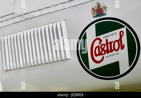 Castrol Motoröl Werbung auf der Motorabdeckung a1936 Percival Mew Gull-Flugzeug Stockfoto