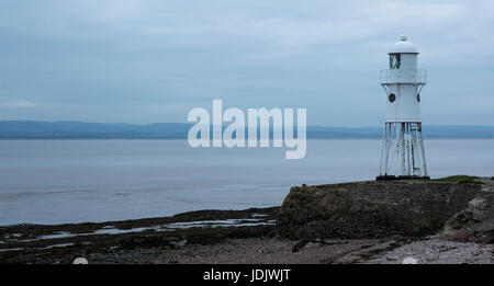 PORTISHEAD, UK - 3. Juni 2017: Schwarzpunkt Nore Leuchtturm in der Nähe von Portishead auf die Severn Mündung in Somerset, England Stockfoto