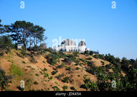 Das Griffitth-Observatorium in Los Angeles Kalifornien am Hang an einem sonnigen Nachmittag. Stockfoto