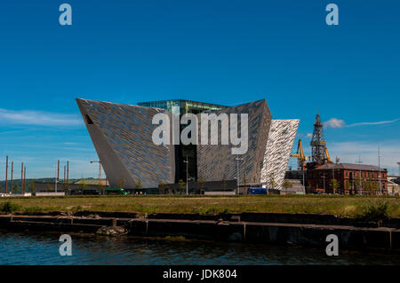 Titanic Viertel Queen Insel Fluss Lagan Belfast Stockfoto