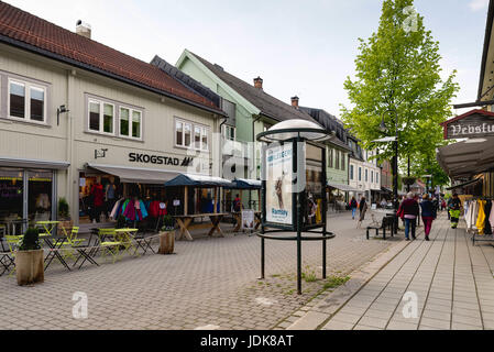 LILLEHAMMER, Norwegen - 6. Juni 2017: Downtown in einem Frühlingstag. Lillehammer Stadt war Olympischen Winterspiele 1994. Stockfoto