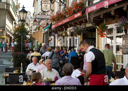 Europa, Deutschland, Linz, Rhein, am Rhein-Tor, Straßencafé, Europa, Deutschland, Rheinland-Pfalz, Rheinland-Pfalz, Rhein, Am Rheintor, St Stockfoto